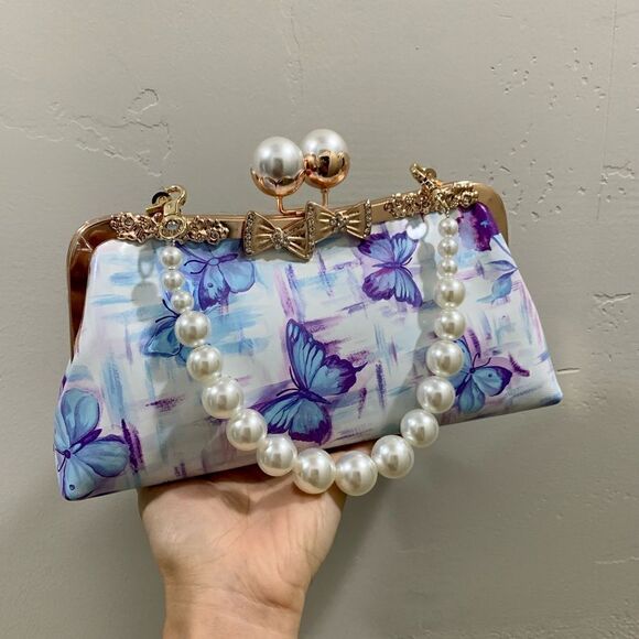Handmade Genuine Leather Butterfly Print Pearl Kisslock Clutch/Wristlet - Picture 1 of 16